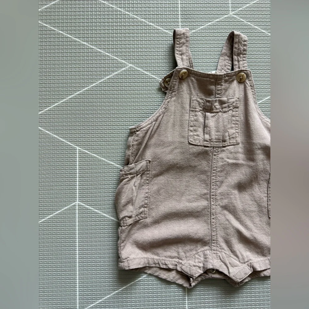 Cotton On|Baby gender neutral tan linen Romper Overalls•••Boho summer style 3/6M